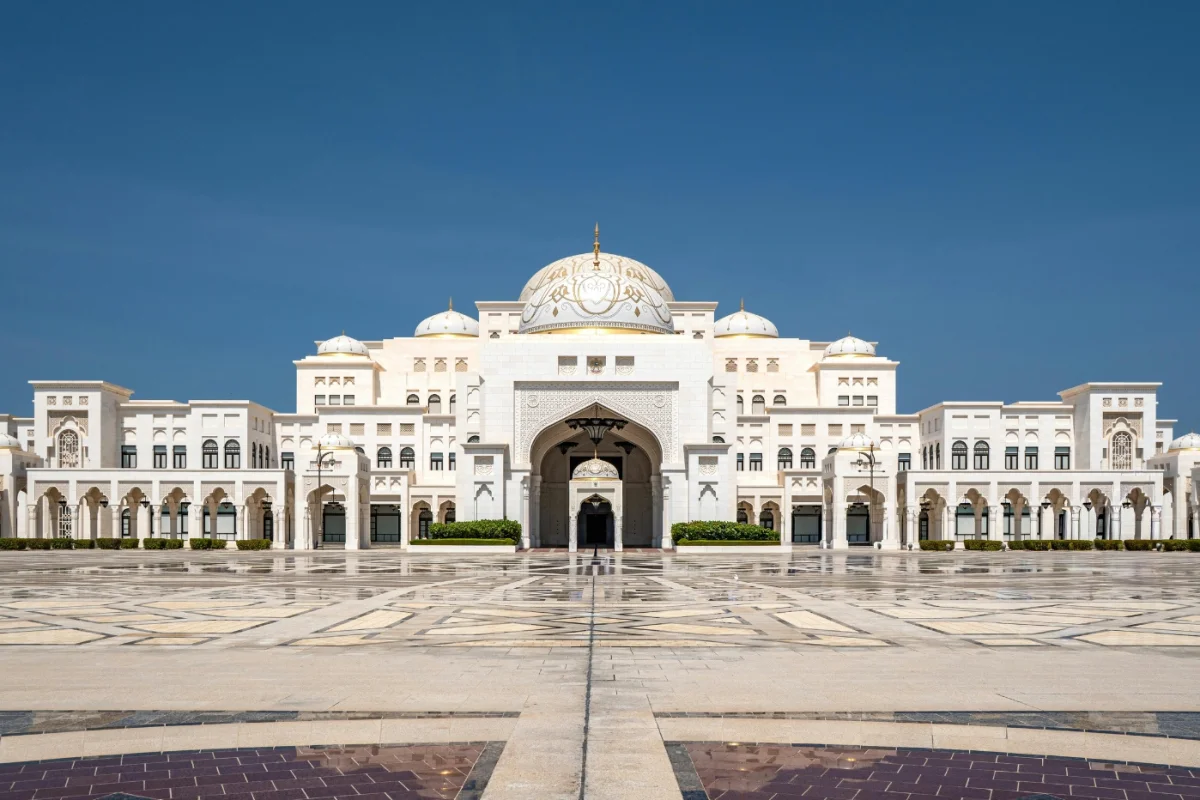 Dubai Future City: Ferrari World, Safari & Yacht Party - Escursioni