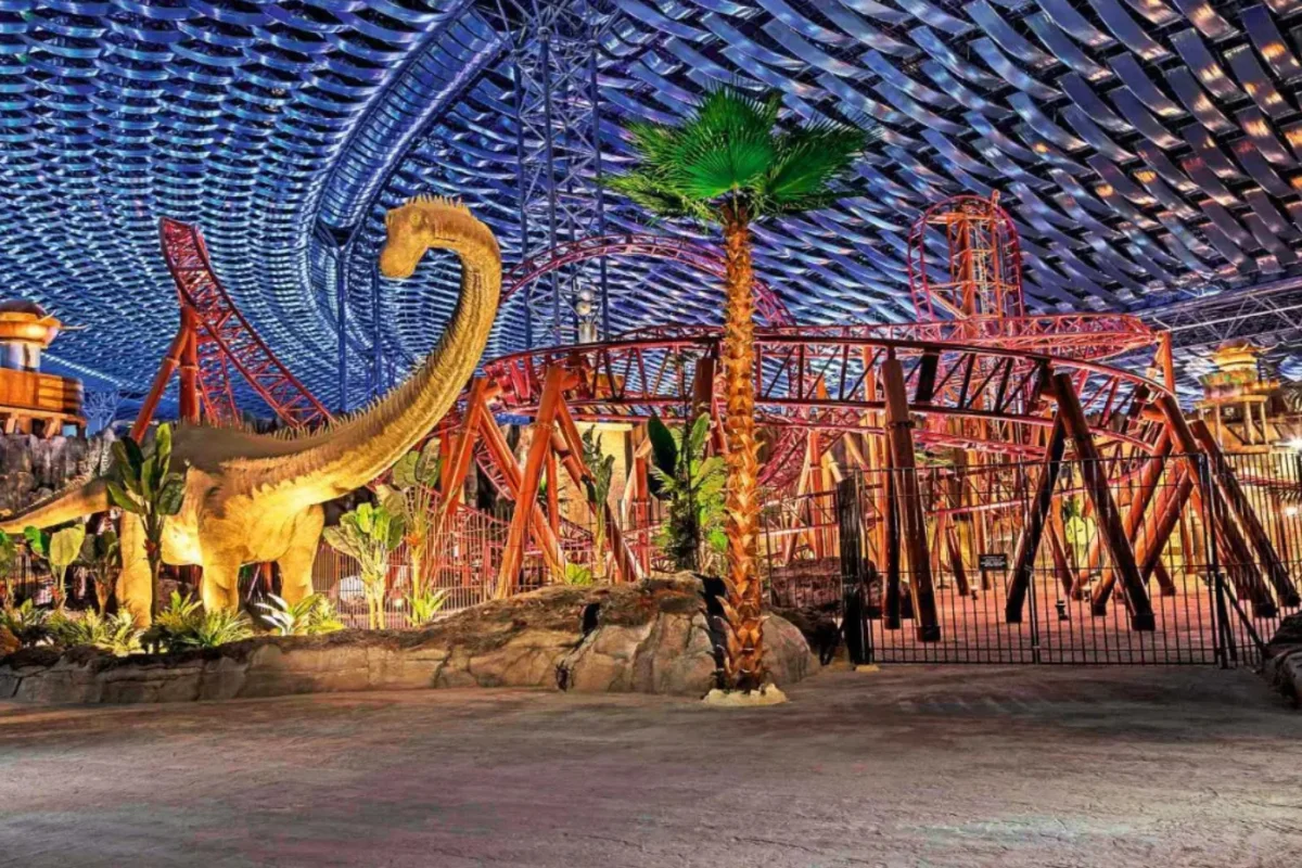 Dubai Future City: Ferrari World, Safari & Yacht Party - Escursioni